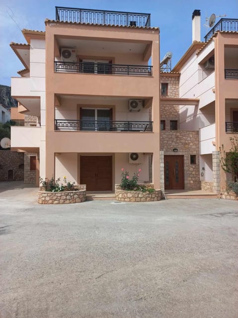 Sophie's Sunny Spot 3 Apartment in Islands