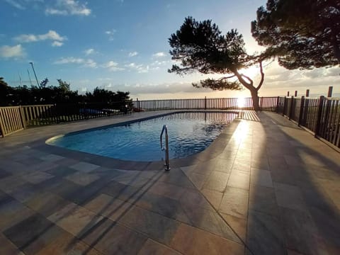 Natural landscape, Pool view, Sea view, Swimming pool, Sunrise