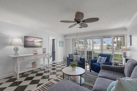 Kingston Arms 1st Fl Cottage House in Saint Armands Key