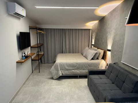 Bed, TV and multimedia, Photo of the whole room, air conditioner