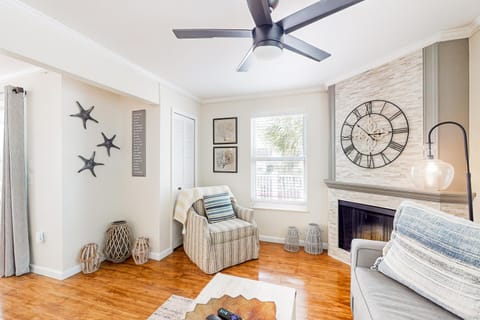 Coastal Captivation House in Estero Island