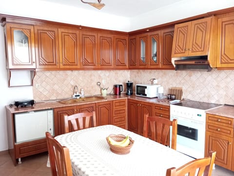 Coffee/tea facilities, Kitchen or kitchenette, Dining area, dishwasher, minibar, pet friendly, stove, toaster