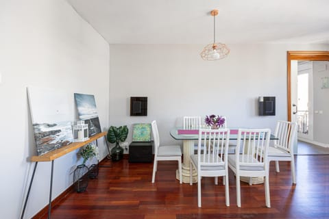 Bright Attic & Amazing Terrace Apartment in L'Hospitalet de Llobregat