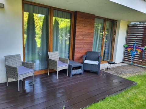 Garden, Seating area, Garden view
