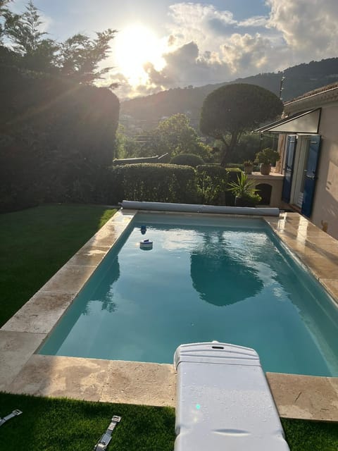 Natural landscape, Swimming pool, Sunrise