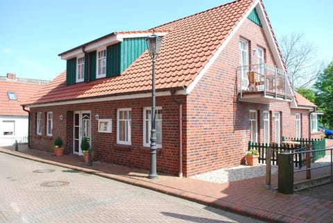 Property building, Street view