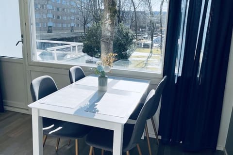 View (from property/room), Balcony/Terrace, Dining area