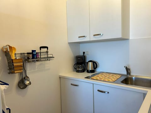 489 - Appart T2 surplombant la plage de Caroual. Apartment in Brittany