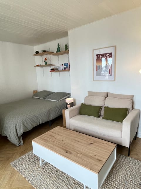 Communal lounge/ TV room, Living room, Seating area