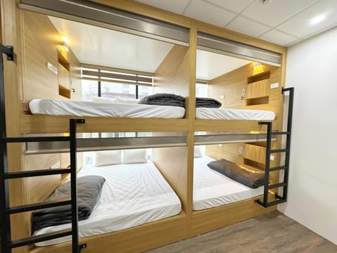 Bed, bunk bed