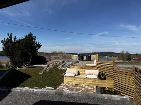 Property building, Day, Neighbourhood, Natural landscape