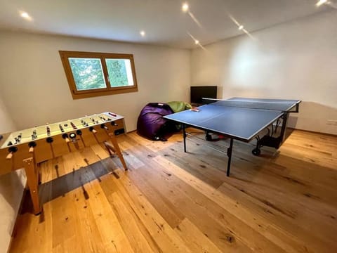 Game Room, Table tennis