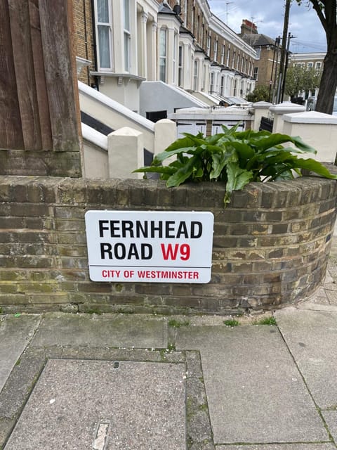 Neighbourhood, Logo/Certificate/Sign, Street view, Location