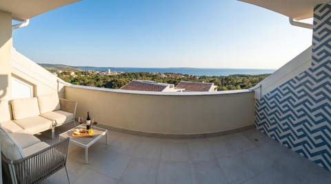 Patio, Day, View (from property/room), Balcony/Terrace, Seating area, Sea view