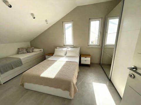 Bed, Photo of the whole room, Bedroom, wardrobe