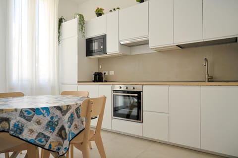 Dining area, minibar, pet friendly