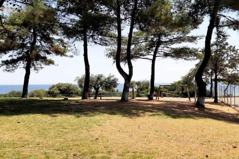 Trikorfo Beach Apartment, 150m from Sandy Beach Apartment in Halkidiki