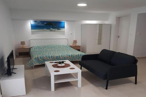 Trikorfo Beach Apartment, 150m from Sandy Beach Apartment in Halkidiki