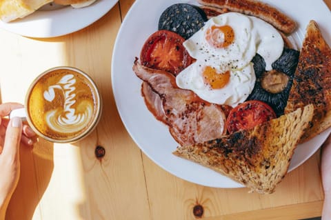 Coffee/tea facilities, Food and drinks, Food, Breakfast, Drinks