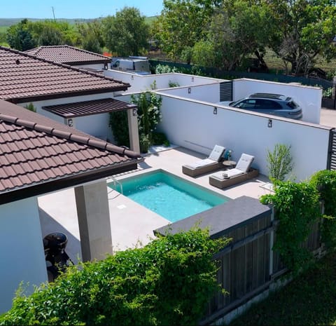 Property building, Balcony/Terrace