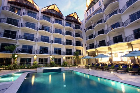 Property building, Day, Swimming pool, Swimming pool