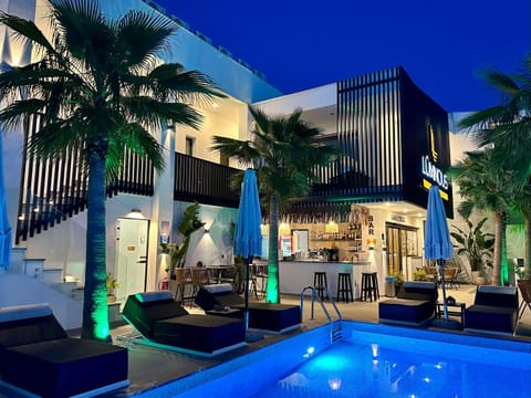 Property building, Swimming pool