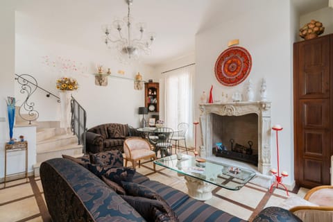 Communal lounge/ TV room, Living room, Photo of the whole room, Seating area