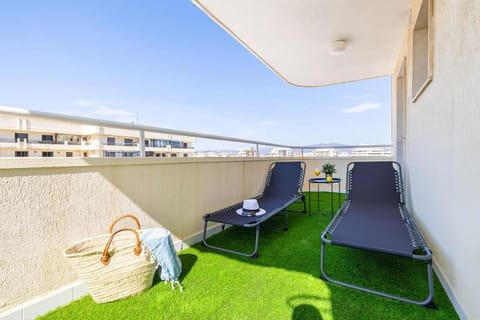 Day, Balcony/Terrace, sunbed