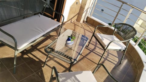 Day, Balcony/Terrace, Seating area