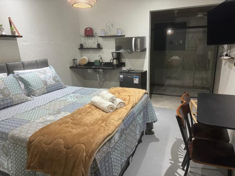 Bed, TV and multimedia, Kitchen or kitchenette, Photo of the whole room