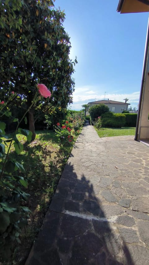 Casa Viale Delle Rose Apartment in Lazise