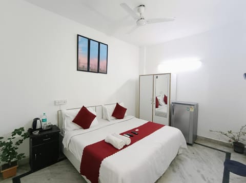 Bed, Photo of the whole room, Bedroom, air conditioner