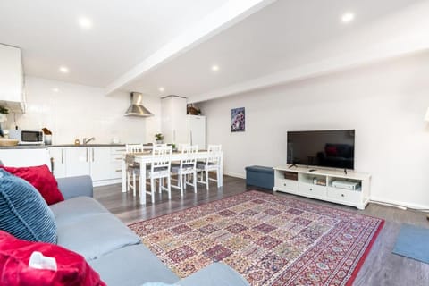 TV and multimedia, Living room, Dining area