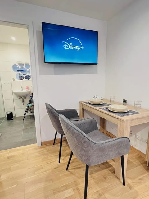 TV and multimedia, Dining area