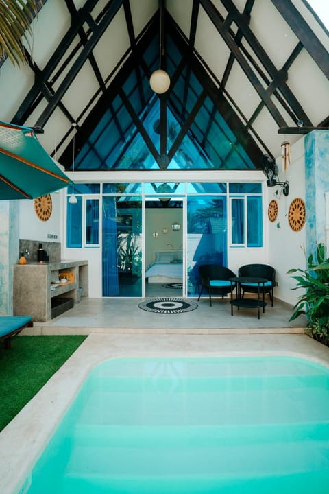 Property building, Swimming pool