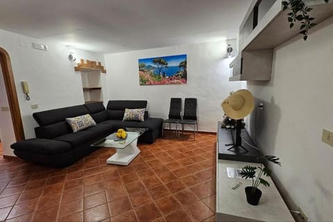 TV and multimedia, Living room, fireplace