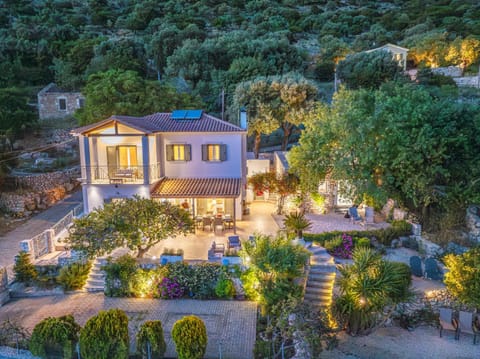Property building, Natural landscape, Garden, Garden view