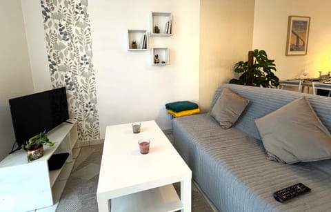 Communal lounge/ TV room, TV and multimedia, Living room, Seating area