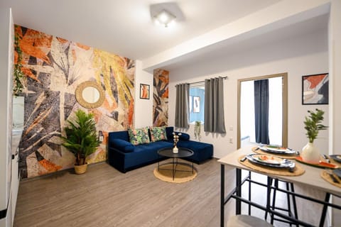 Living room, Seating area, Dining area