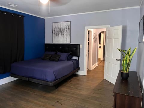Charming King bed & Queen Sofa bed & TV Wifi Apartment in Decatur