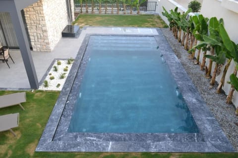 Day, Garden, Garden view, Pool view, Swimming pool, sunbed