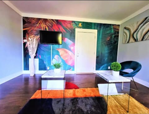 King bed and Queen Sofa bed / room TV Wifi Apartment in Decatur