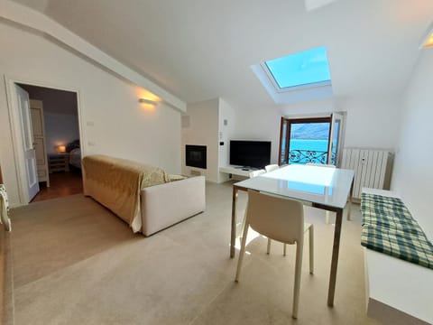 Immobillario - Regina del Lago Apartment in Domaso