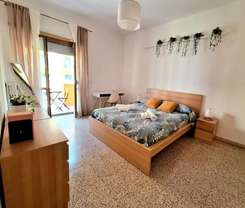 Bed, Balcony/Terrace, Photo of the whole room, Bedroom