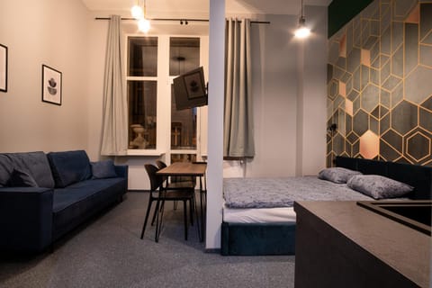 Bed, Living room, Photo of the whole room, Seating area