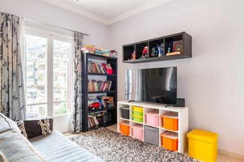 Apartment with terrace in Piraiki Apartment in Pireas