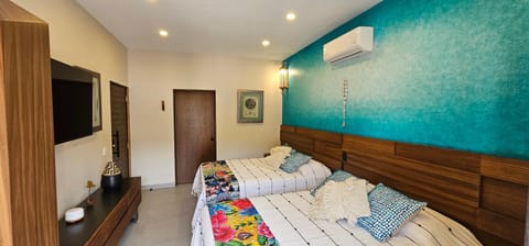 Bed, Photo of the whole room, Bedroom, air conditioner