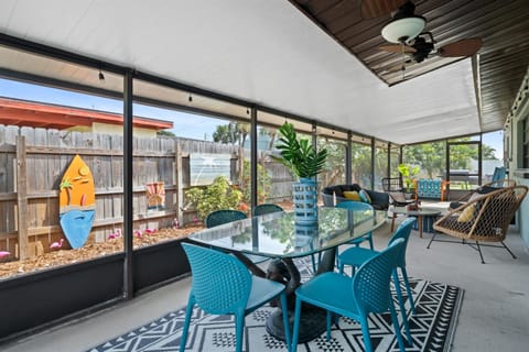 Laid-Back Bungalow 25 Blocks to Beach with Pool, Kayak and SUP Access House in Cape Canaveral