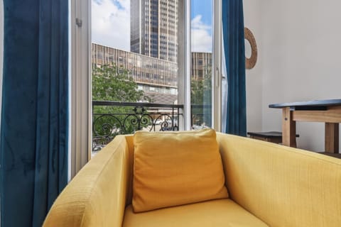 Day, View (from property/room), Living room, Seating area