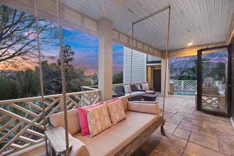 AV9-02: 9 2nd Avenue House in Isle of Palms